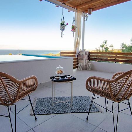 Georgianna'S Suite With Private Pool , 'Greysuite' Kompoi ภายนอก รูปภาพ