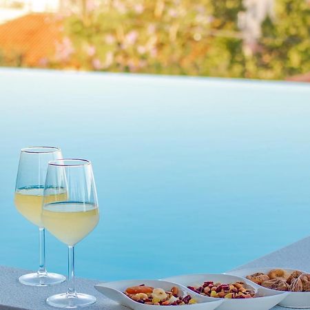 Georgianna'S Suite With Private Pool , 'Greysuite' Kompoi ภายนอก รูปภาพ