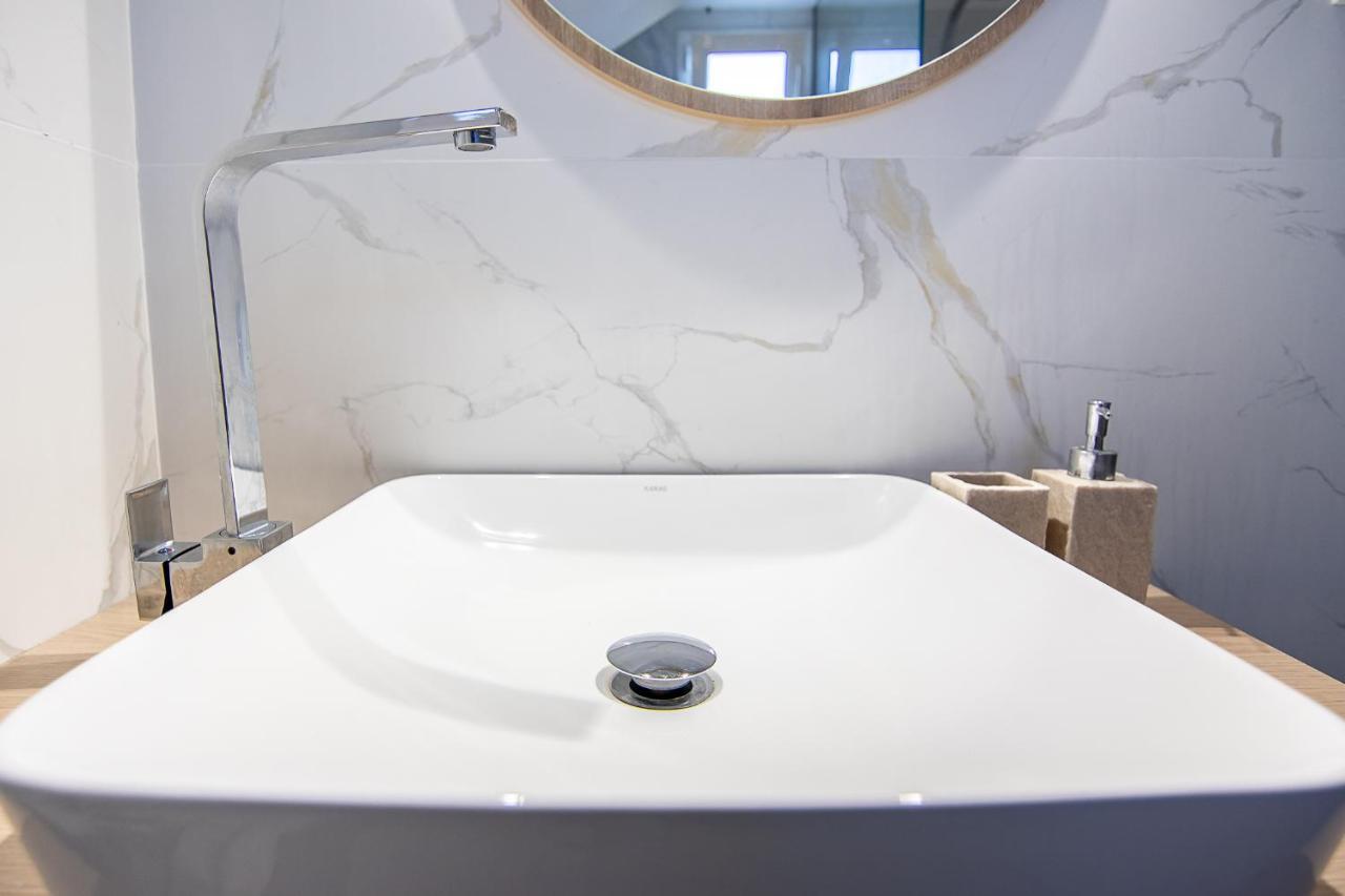 Georgianna'S Suite With Private Pool , 'Greysuite' Kompoi ภายนอก รูปภาพ
