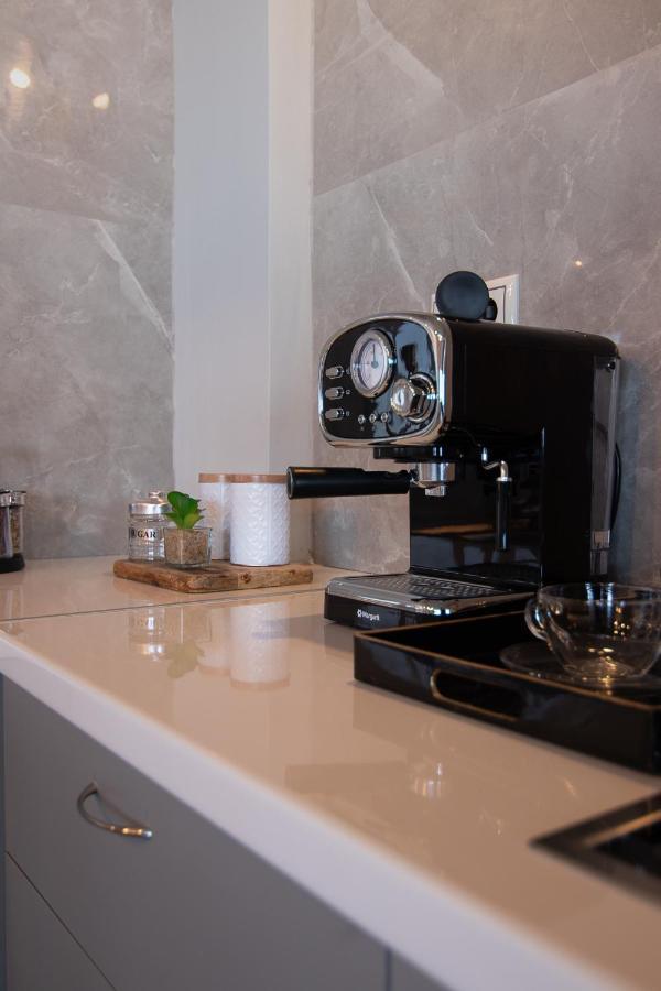 Georgianna'S Suite With Private Pool , 'Greysuite' Kompoi ภายนอก รูปภาพ