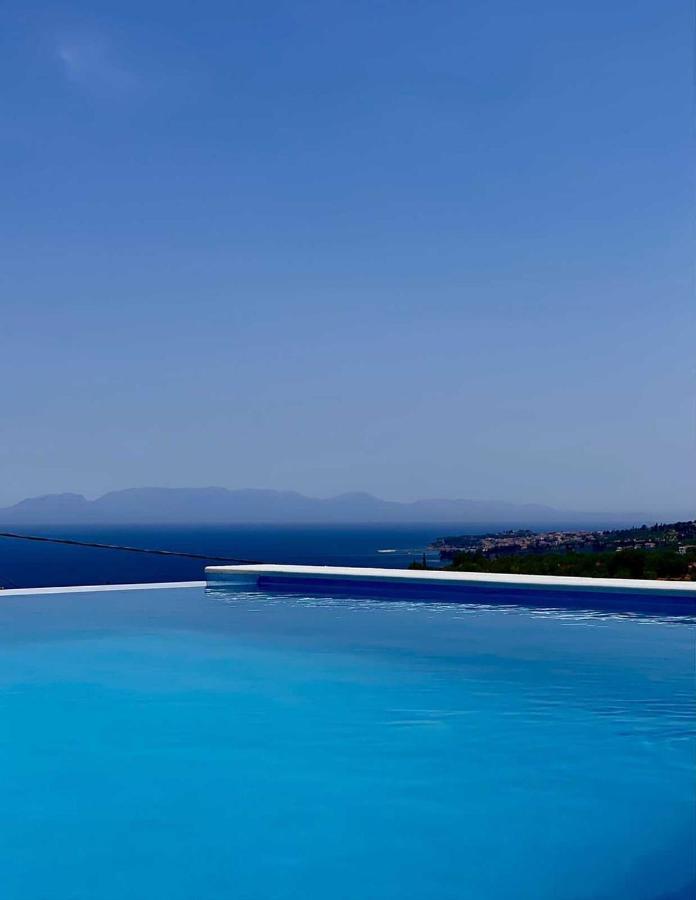Georgianna'S Suite With Private Pool , 'Greysuite' Kompoi ภายนอก รูปภาพ