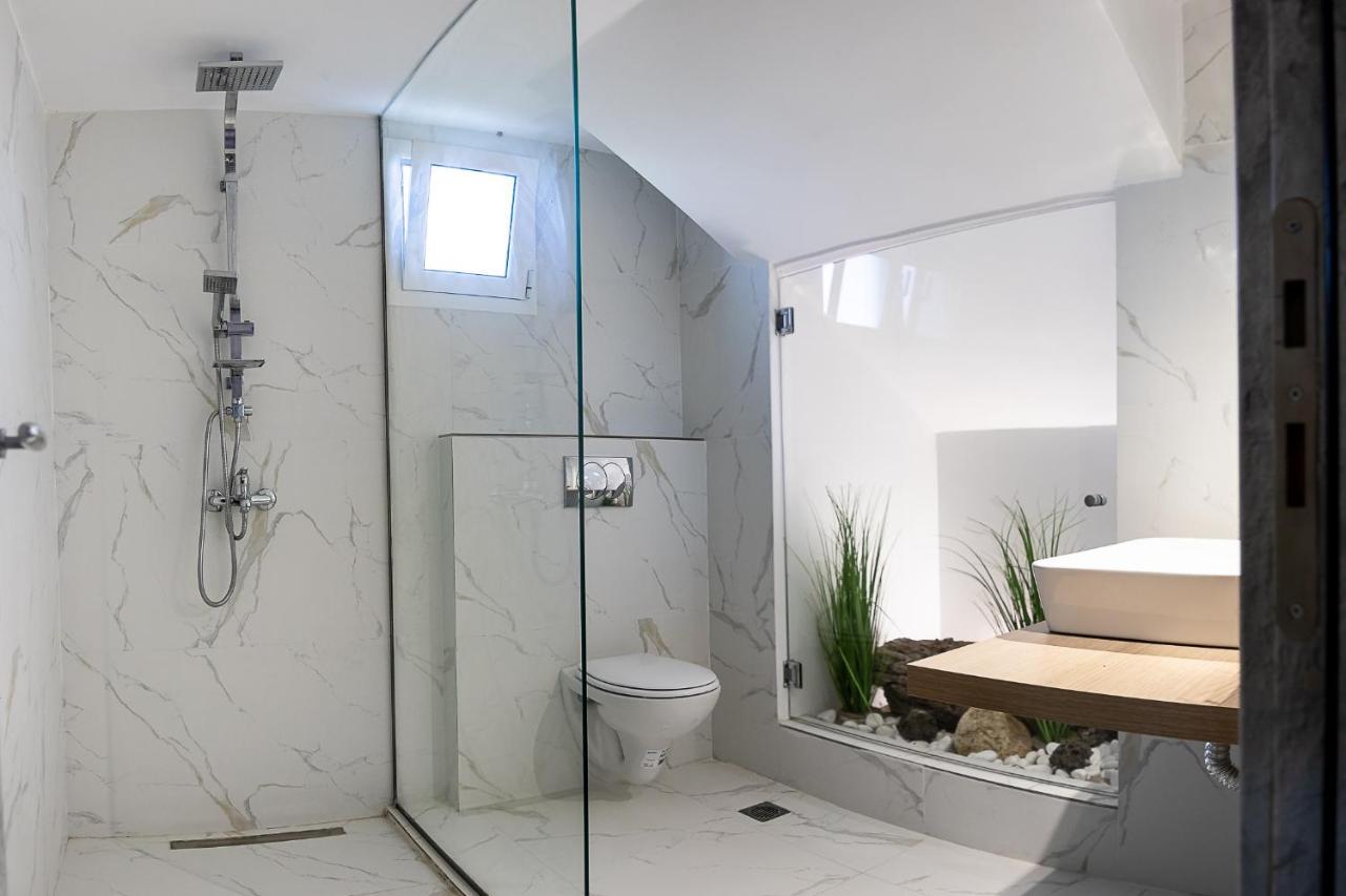 Georgianna'S Suite With Private Pool , 'Greysuite' Kompoi ภายนอก รูปภาพ