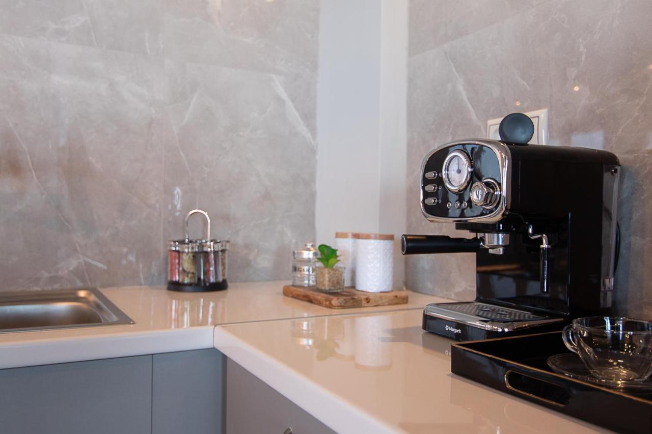 Georgianna'S Suite With Private Pool , 'Greysuite' Kompoi ภายนอก รูปภาพ