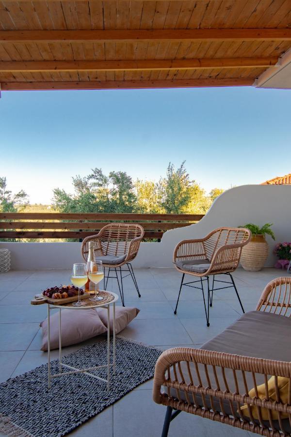 Georgianna'S Suite With Private Pool , 'Greysuite' Kompoi ภายนอก รูปภาพ